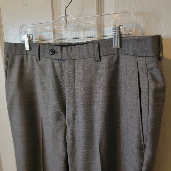 Jos A Bank Tailored Suit Mens Grey 100% Wool 42R 38W X 29.5L Double Vent Flat - Picture 11 of 14